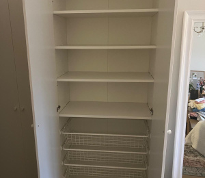 Vaatekaapin kokoaminen Helsingissä